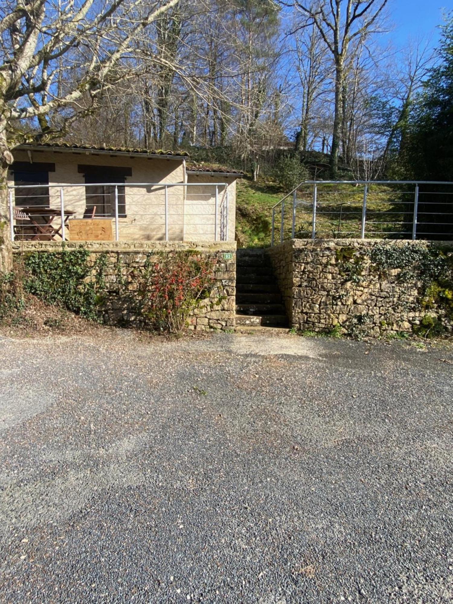 Domisiladore Latouille-Lentillac Exterior photo