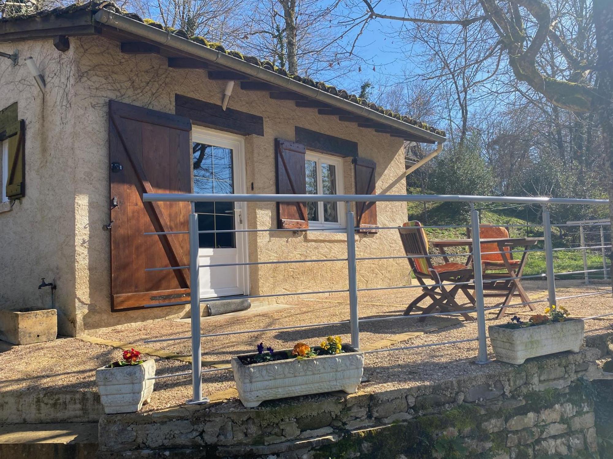 Domisiladore Latouille-Lentillac Exterior photo
