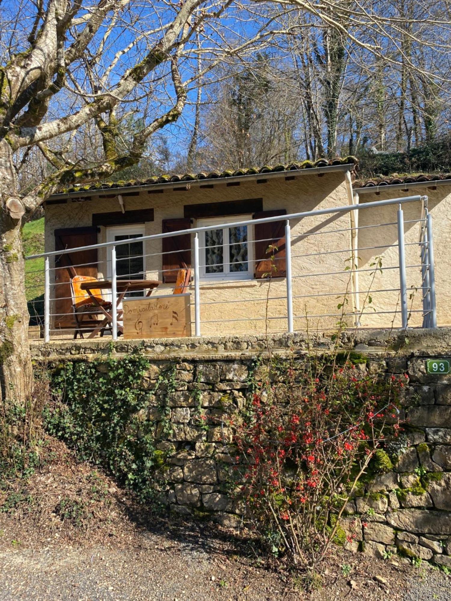 Domisiladore Latouille-Lentillac Exterior photo